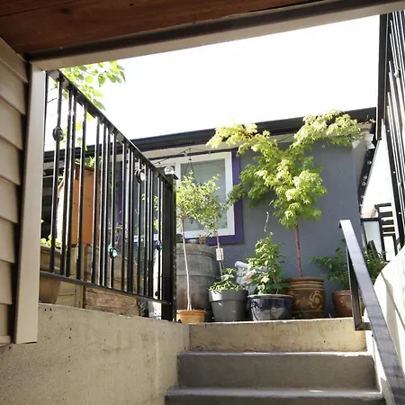 The Orange Door Bungalow Vancouver Exterior photo