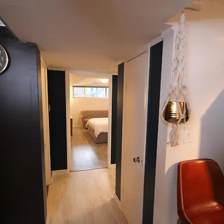 The Orange Door Bungalow Vancouver Exterior photo